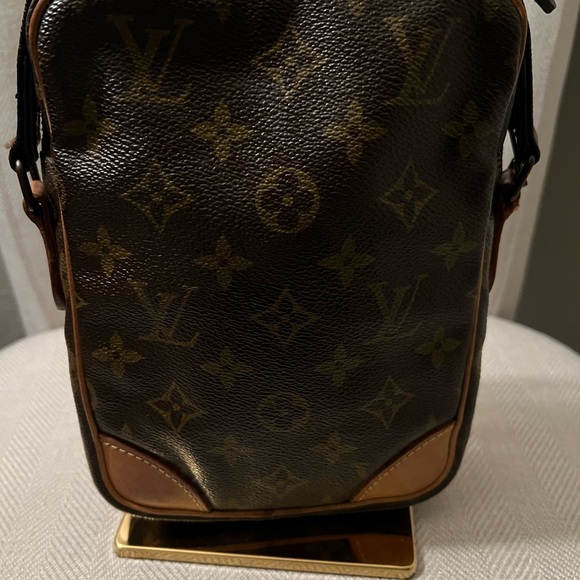 AUTHENTIC LOUIS VUITTON CROSSBODY BAG - Picture 4 of 15